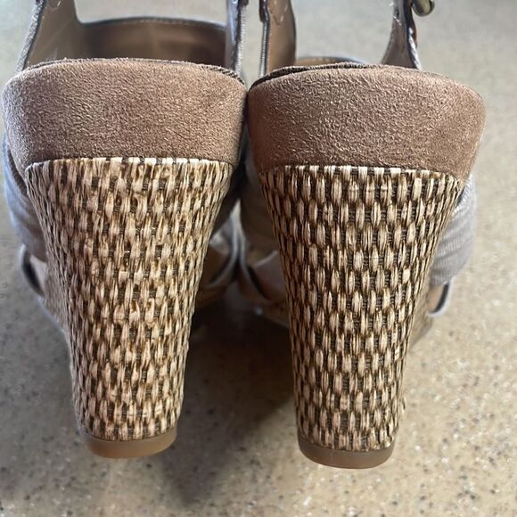 A2 AEROSOLES "May Plush" in Tan Canvas w Woven Grass Wrapped Wedge Heel Sandals - Picture 7 of 10